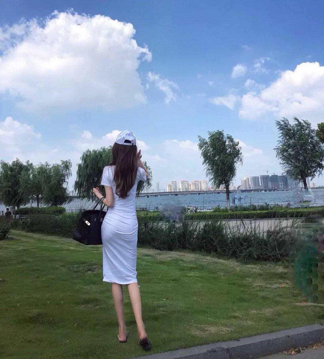 蓝天白云绿树流水