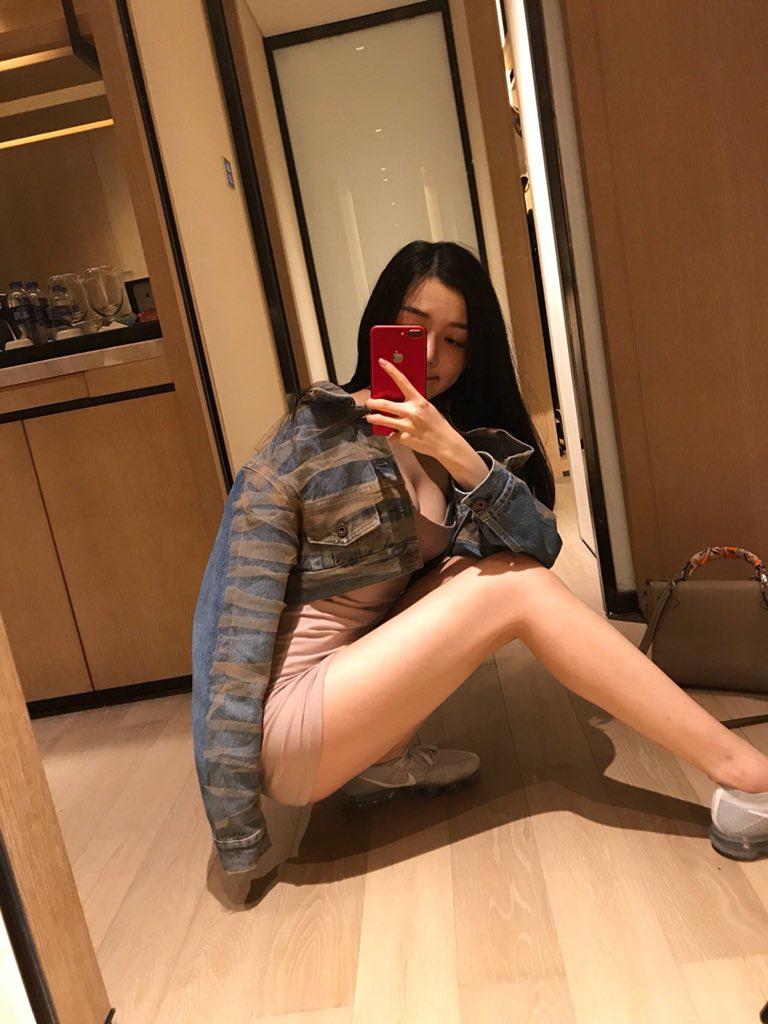 运动鞋