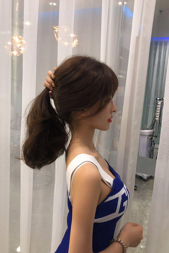 头发扎起来
