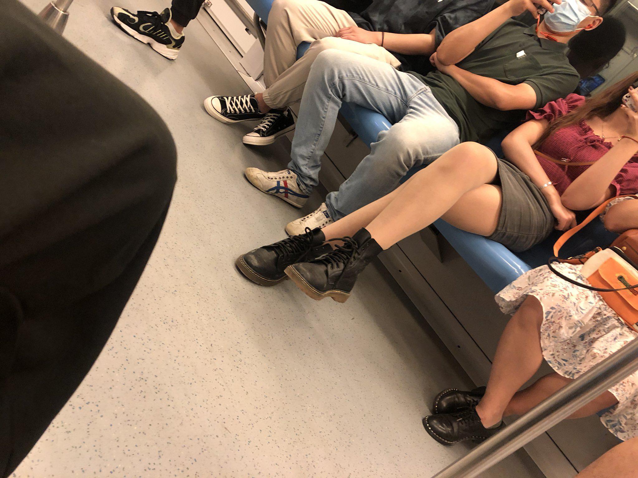 地铁上要戴口罩