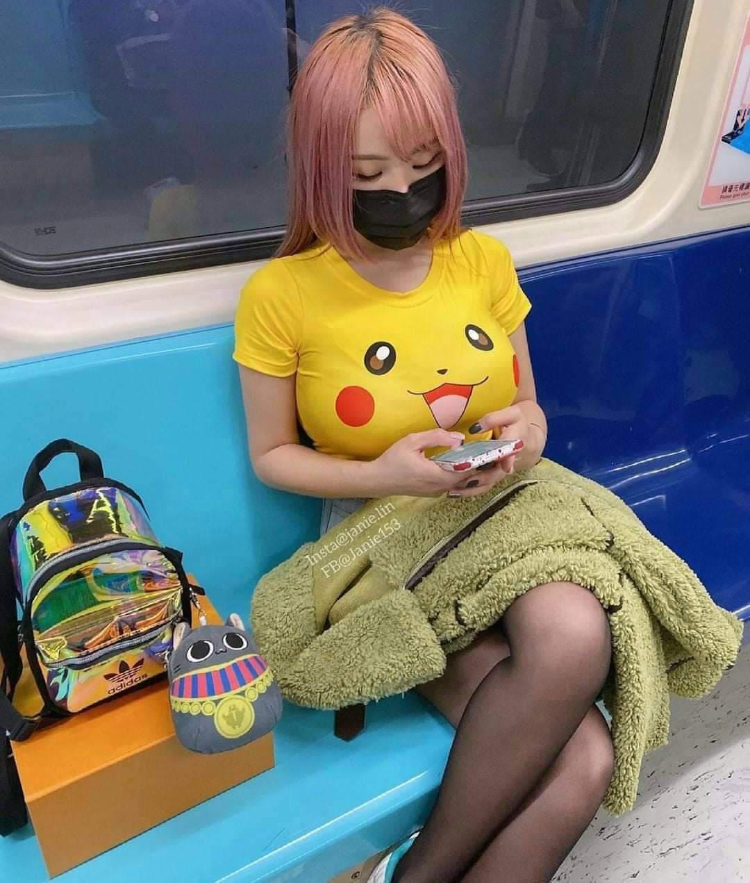 好大只皮卡丘