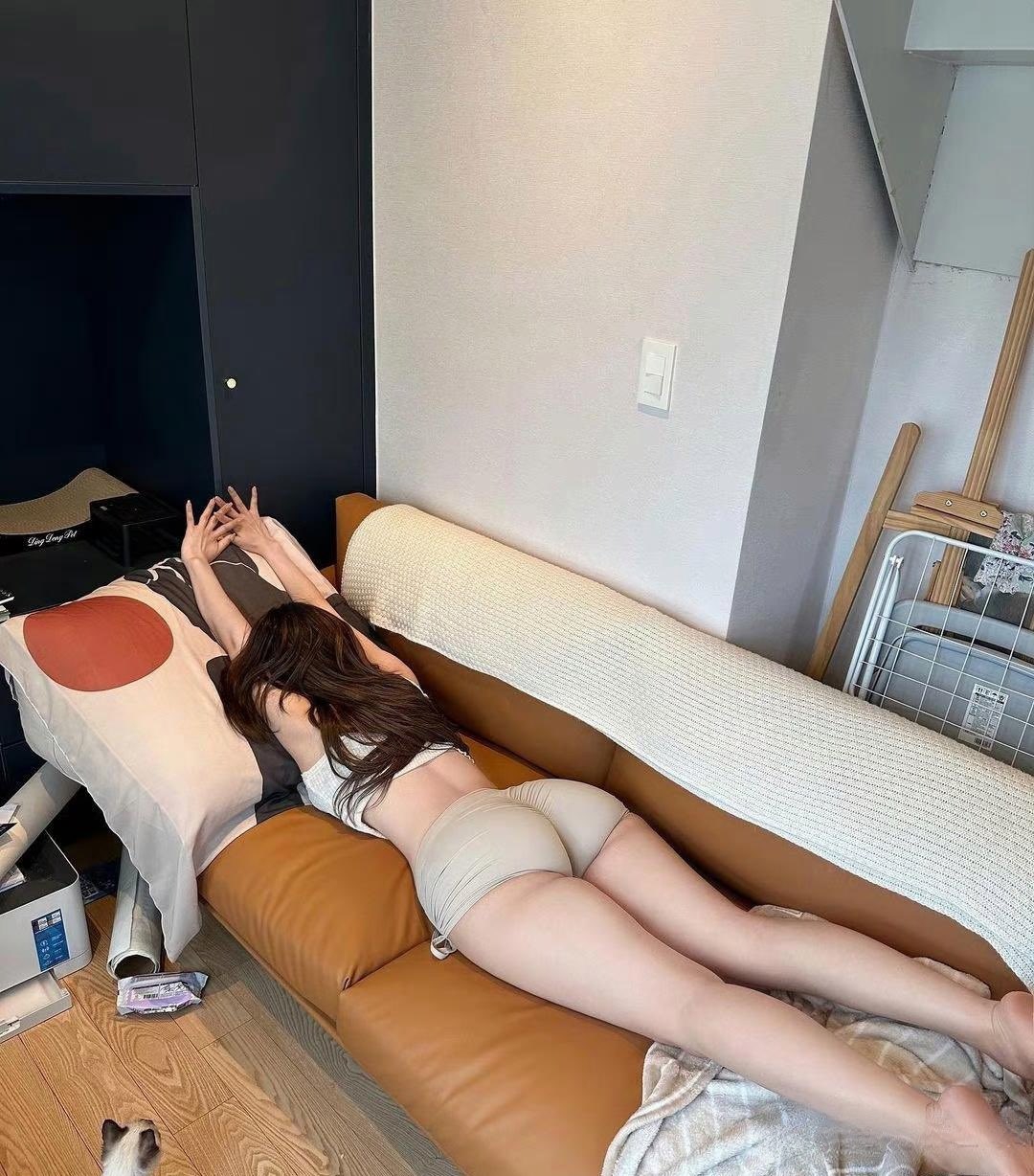 伸个懒腰